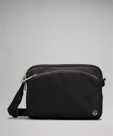 city adventurer crossbody bag 2.5l dupe|Review requested: city adventurer crossbody 2.5L : r/lululemon .